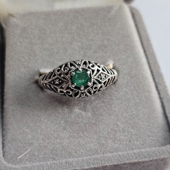 Antique-Style 925 Filigree Sz 7 Ring Emerald Green Stone Intricate Tiny Diamond - Picture 1 of 9